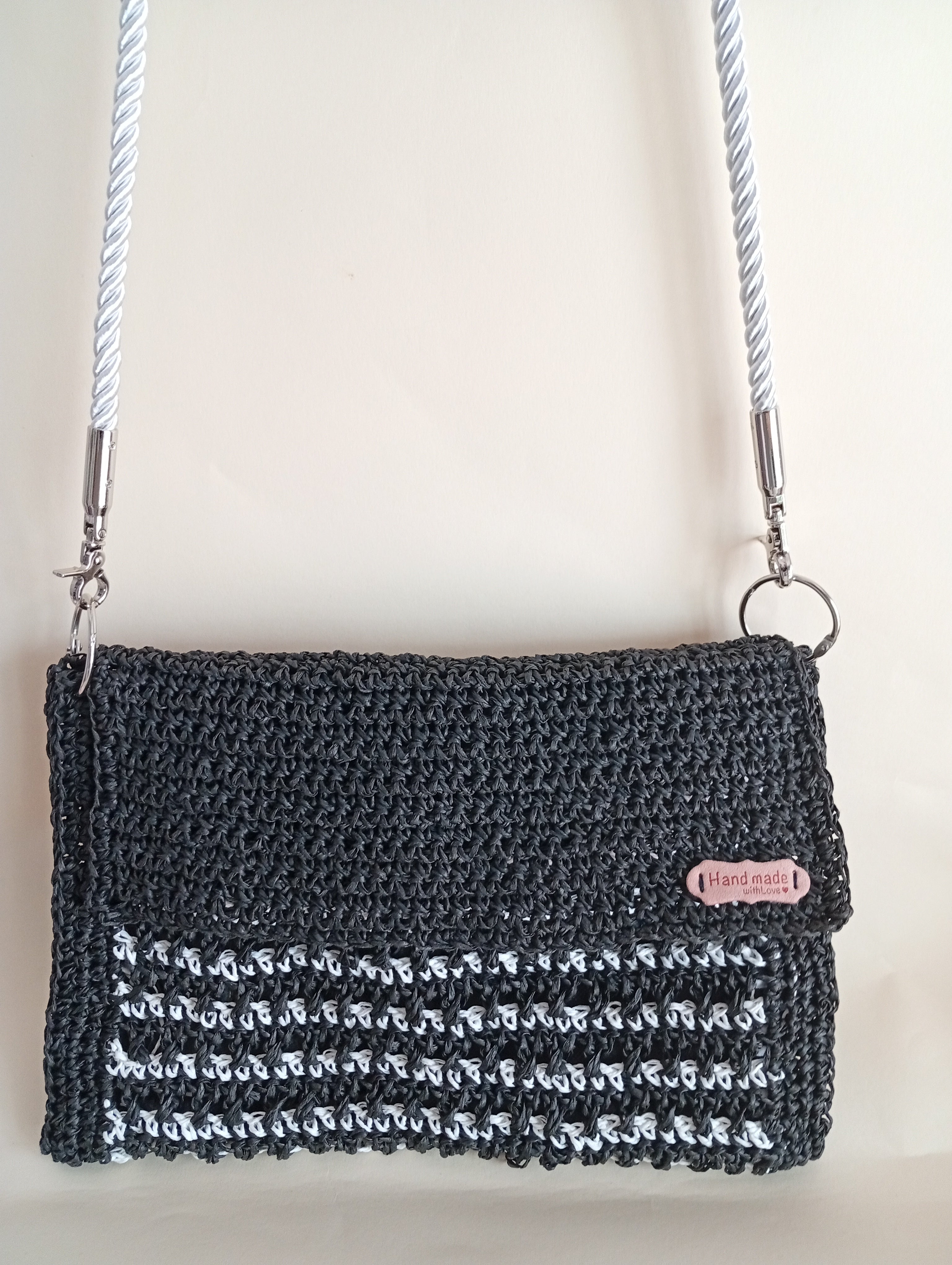 Cartera de rafia
