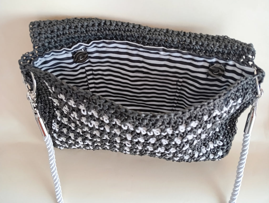 Cartera de rafia