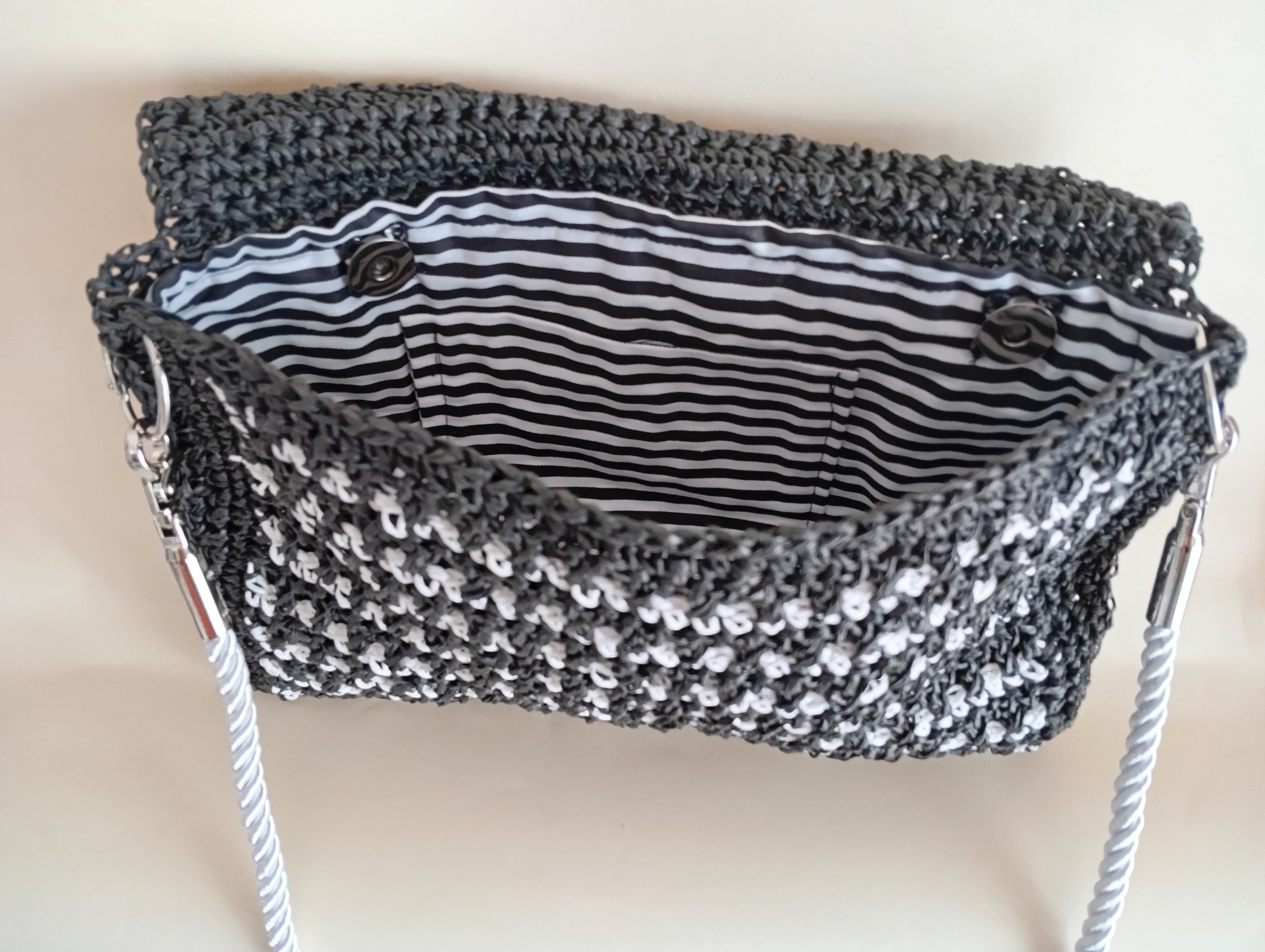 Cartera de rafia