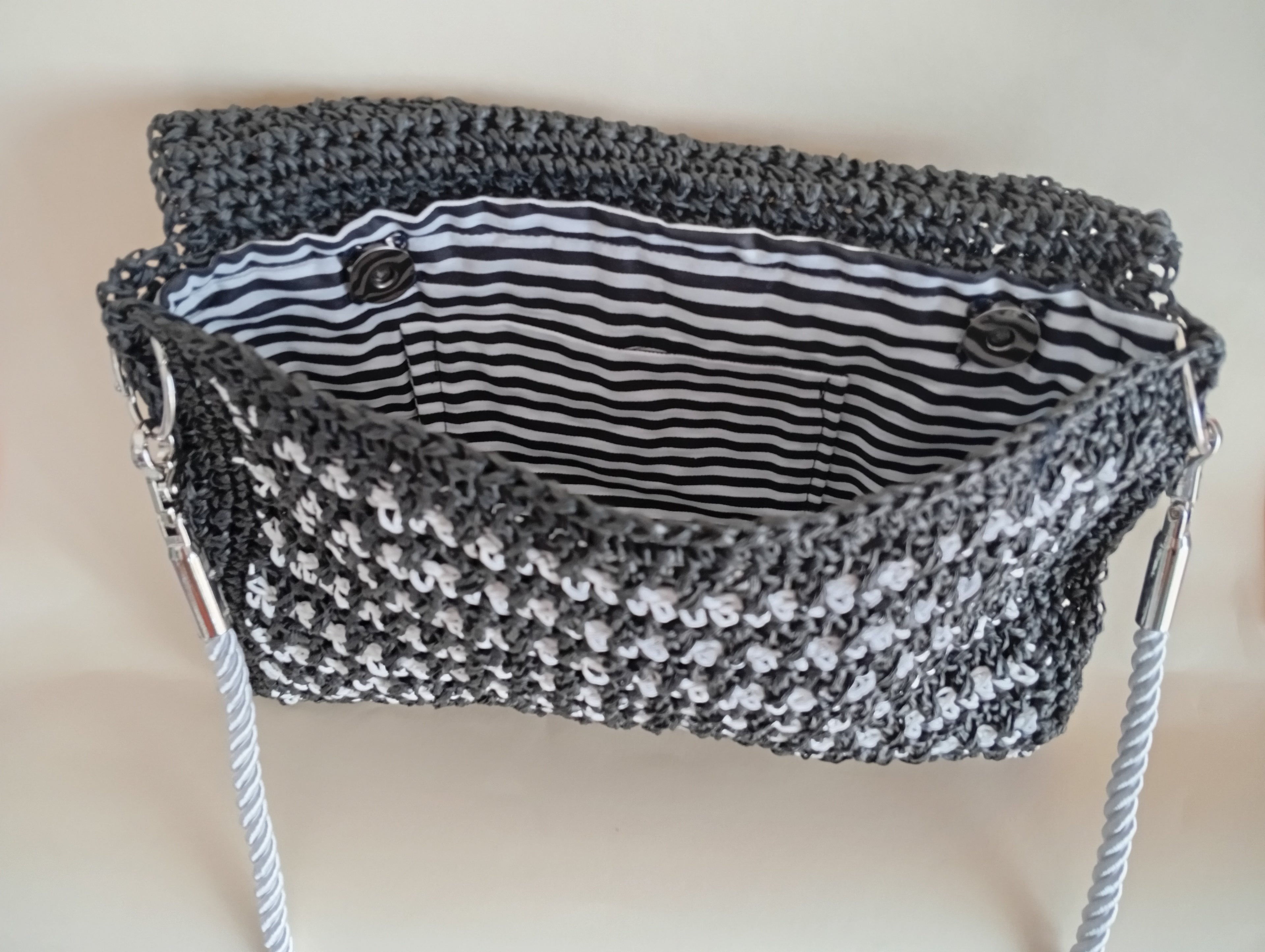 Cartera de rafia