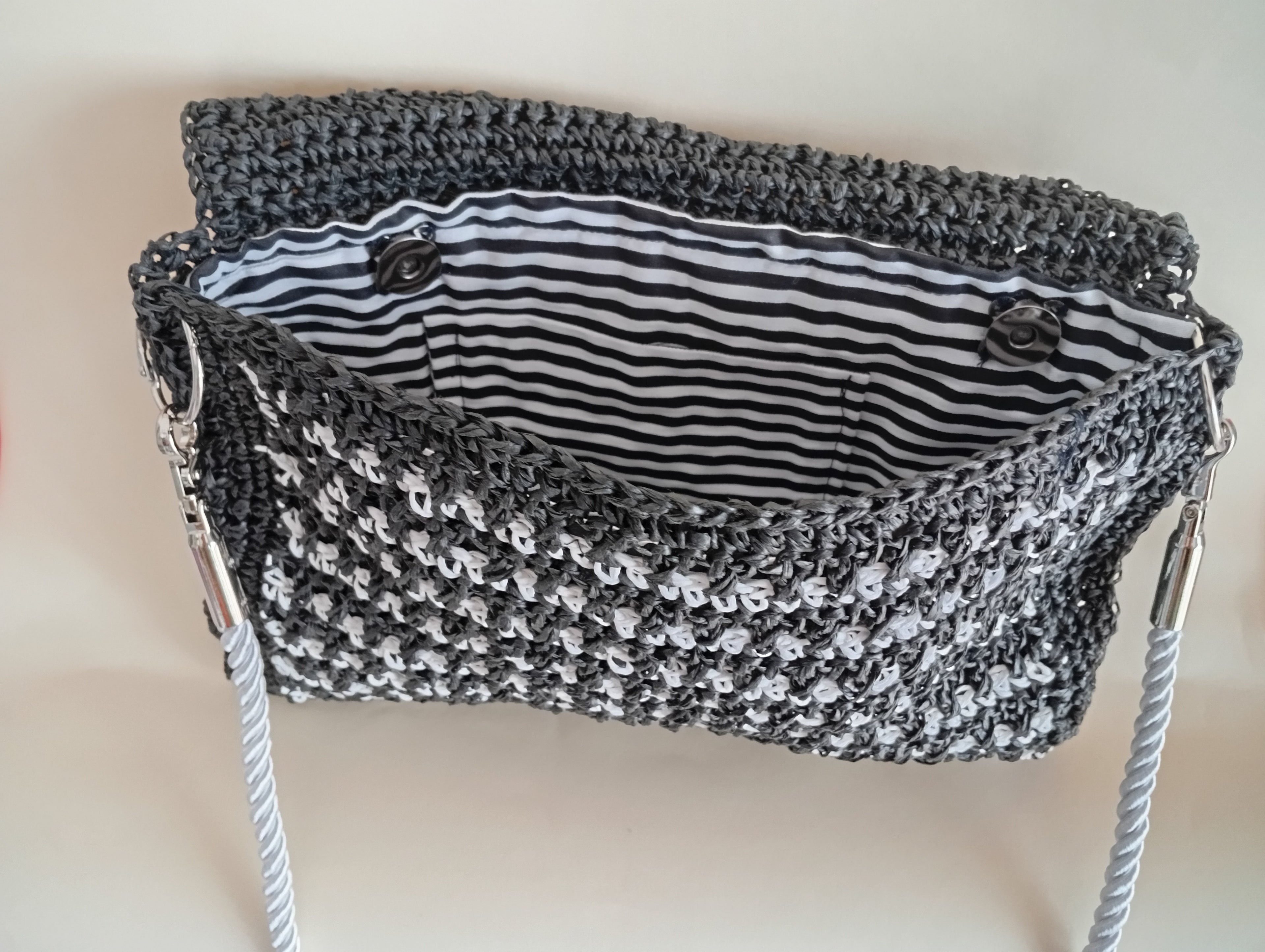Cartera de rafia